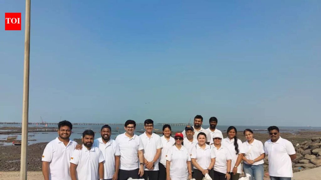 Volunteers remove 250 kg of marine waste in carter road coastal clean-up | Mumbai News