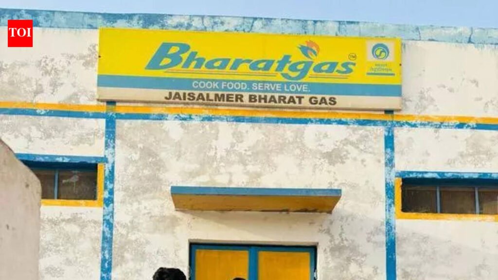 Officials seize gas agency godown | Jaipur News