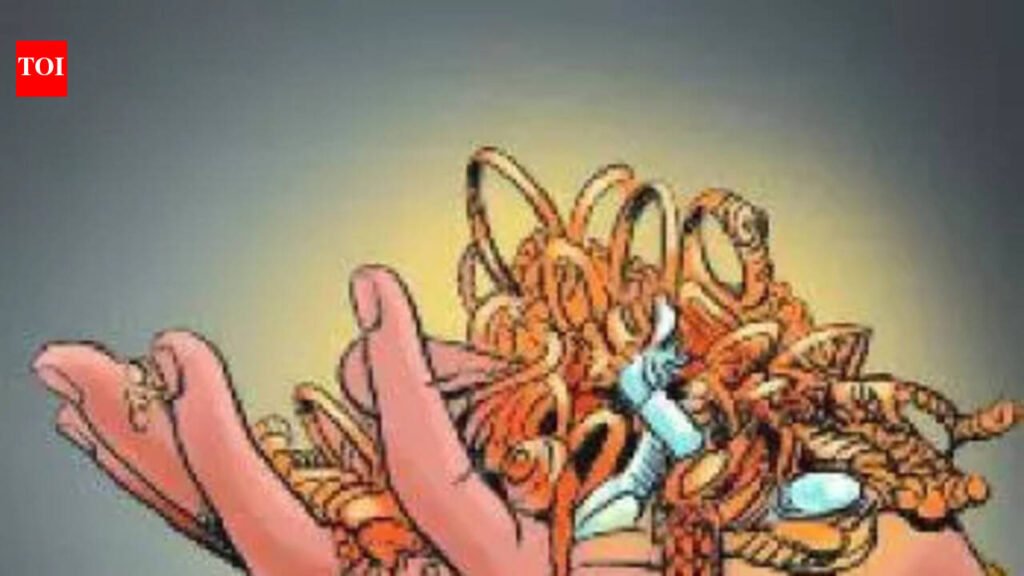 Woman posing as customs officer arrested for gold scam | Thiruvananthapuram News