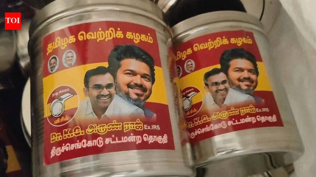 Election flying squads seize gifts bearing images of Vijay, Stalin in Namakkal and Coimbatore | Chennai News