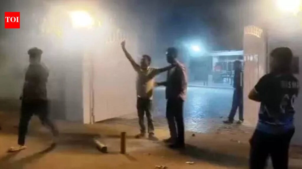 2 men arrested for late-night brawl outside BJD leader’s residence | Bhubaneswar News