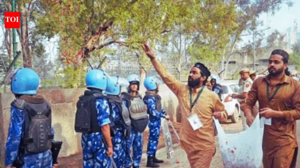 Delhi’s Uttam Nagar shares Eid wishes & sevaiyan across barricades; residents shower rose petals on security personnel | Delhi News