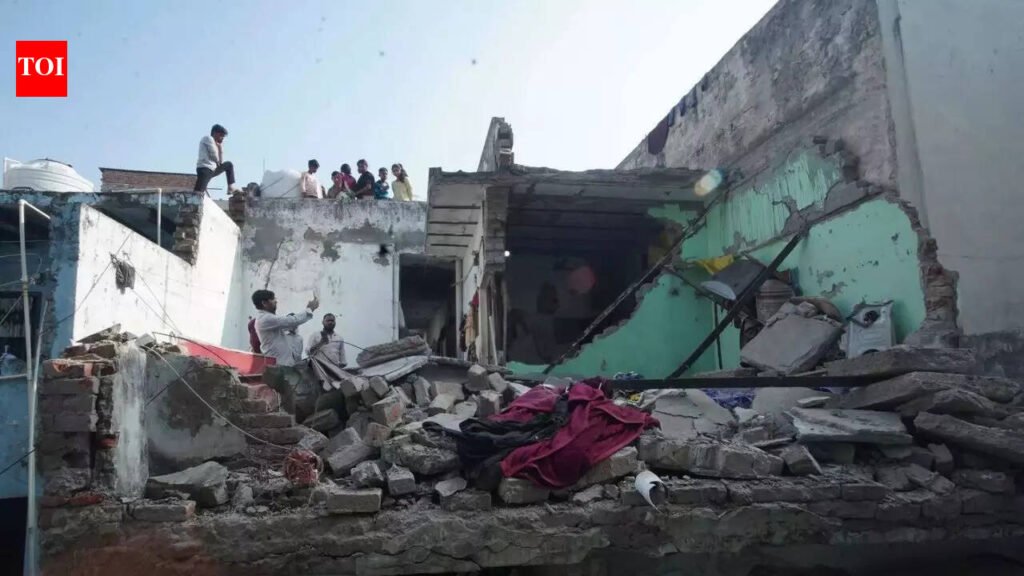 1 dead, 3 injured after ceiling of ‘unsafe’ house in Dundahera collapses | Gurgaon News