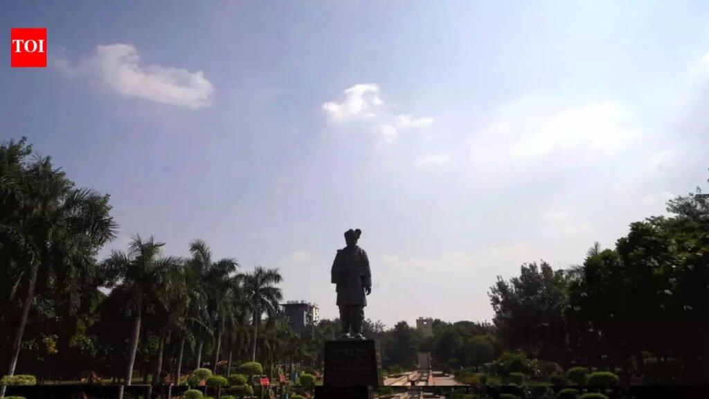 After foggy morning, Gurgaon braces for warmer days ahead | Gurgaon News