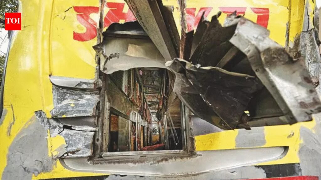 In a moment of crisis, crowd joins cops in rescuing passengers after bus overturns in Delhi | Delhi News