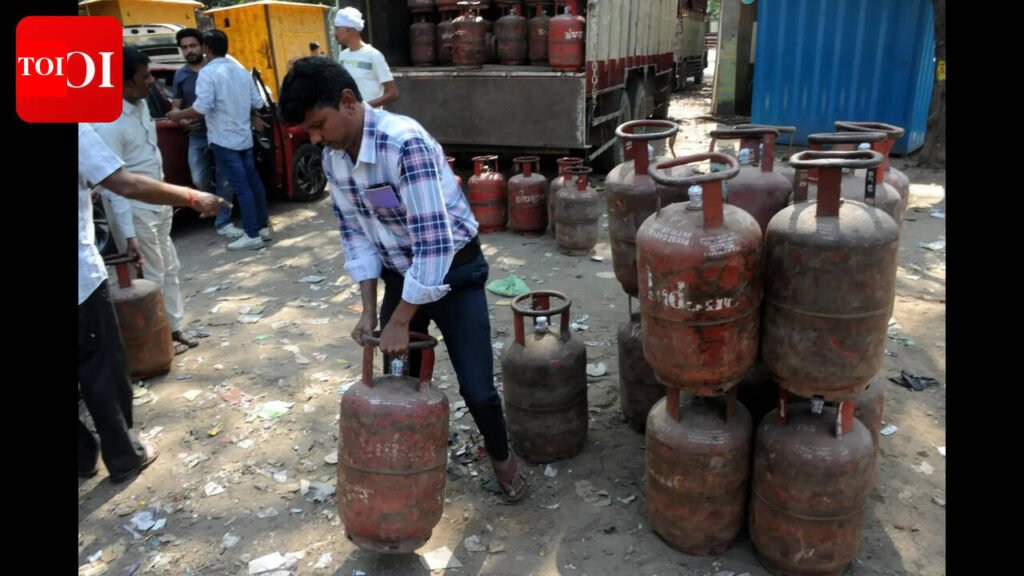 LPG shortage pushes up catering costs at banquet halls | Patna News
