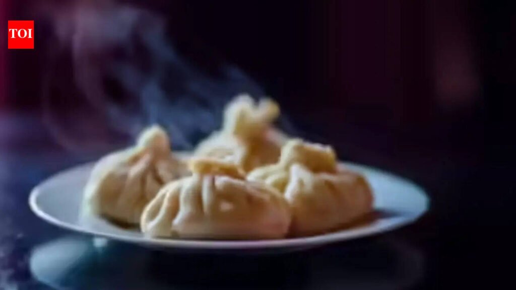 10, including 9 from one family, fall ill after eating momos in Noida | Noida News