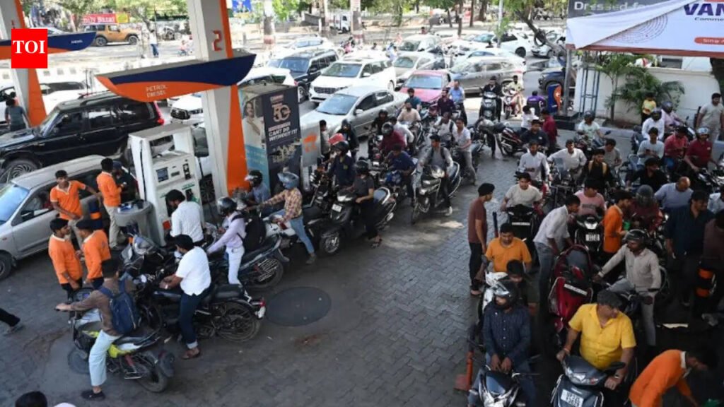 Rumours, rush and reassurances: 30% rise in fuel consumption due to Panic buying across Uttar Pradesh | Lucknow News