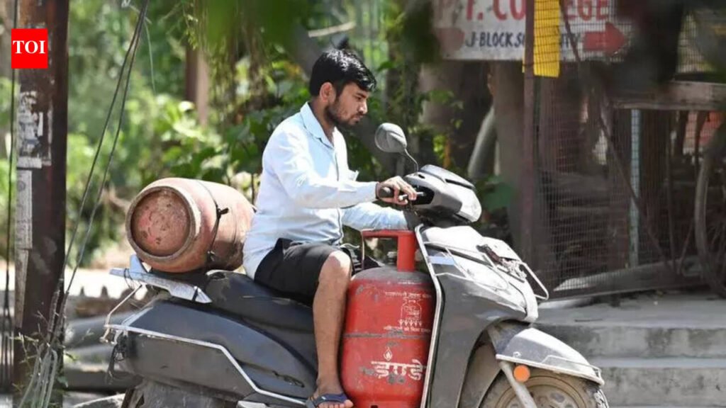 UP govt releases Rs 193cr to give free LPG refills to Ujjwala beneficiaries | Lucknow News