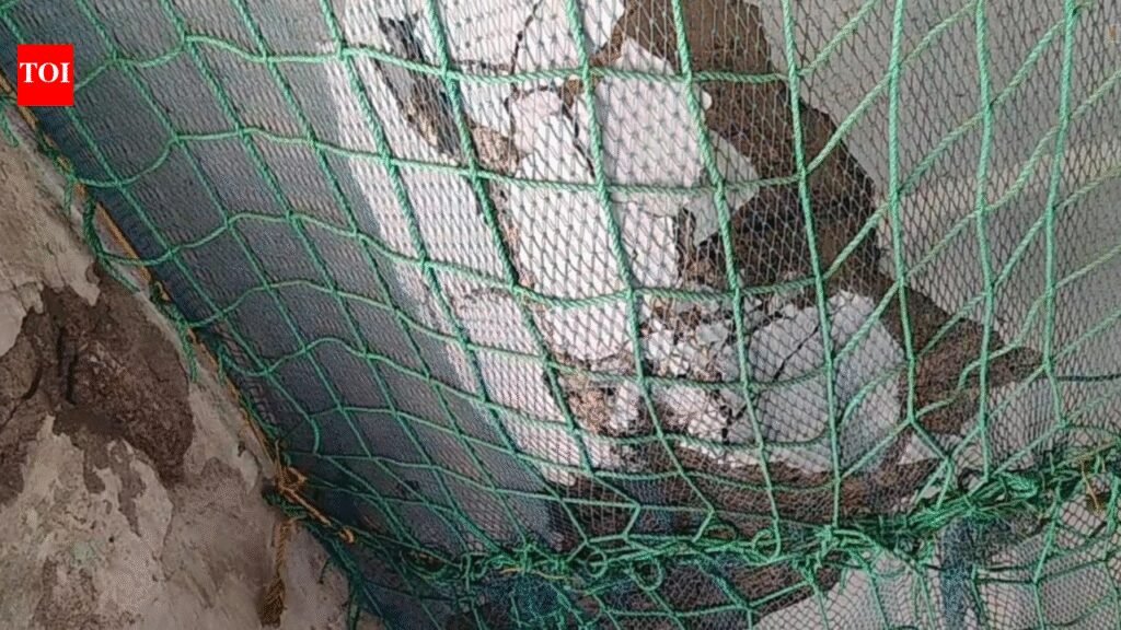 Sena UBT inspection reveals ‘unsafe conditions’ at Bandra BEST bus depot | Mumbai News