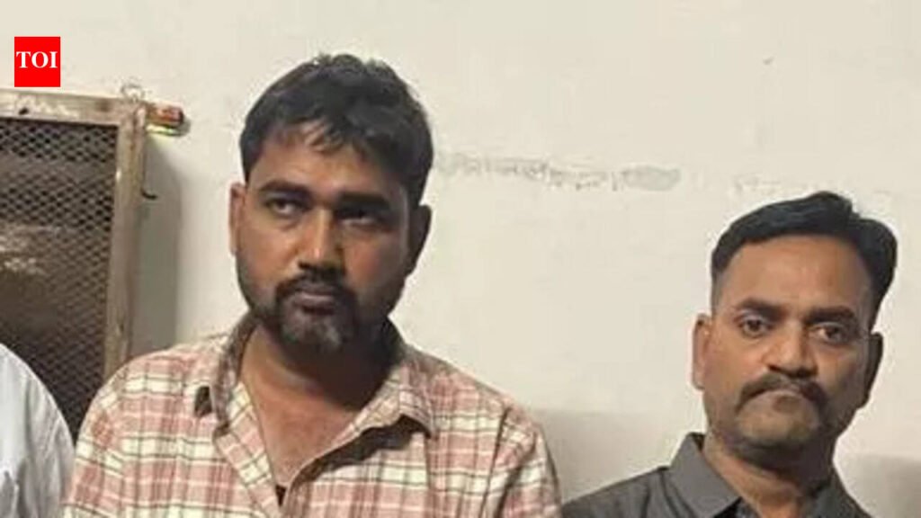Surat cops nab dacoit hiding in city for 16 yrs | Lucknow News