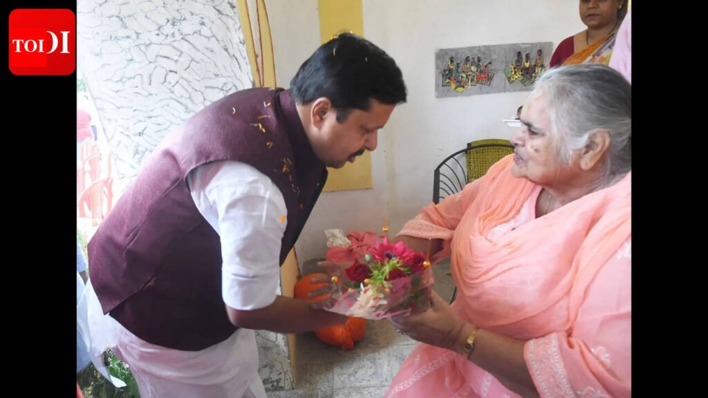 Nitin recalls early political support, calls himself an accidental politician | Patna News