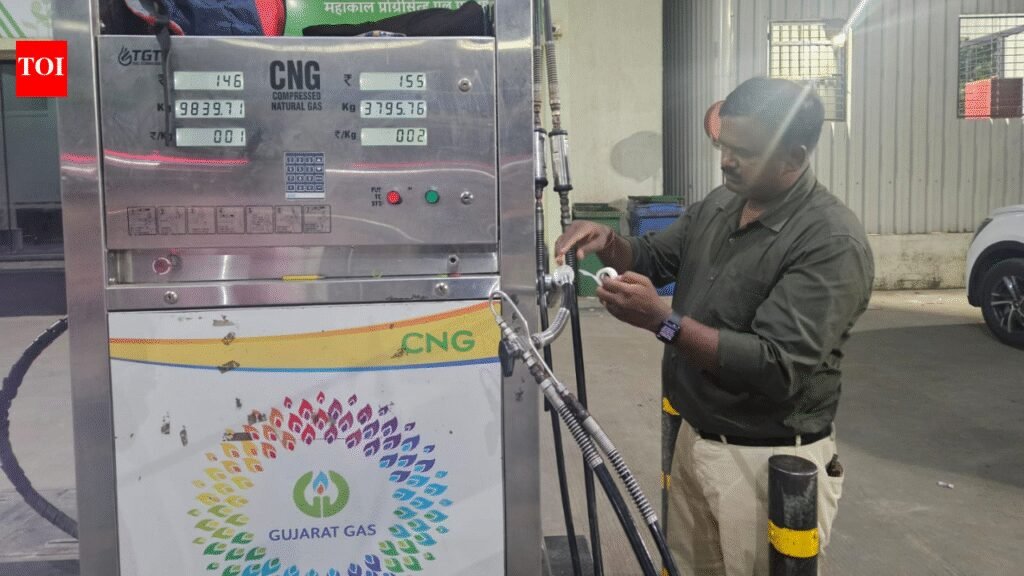 FIR filed against 6 CNG pump staff in Maharashtra for assaulting officer, overcharging consumers | Mumbai News