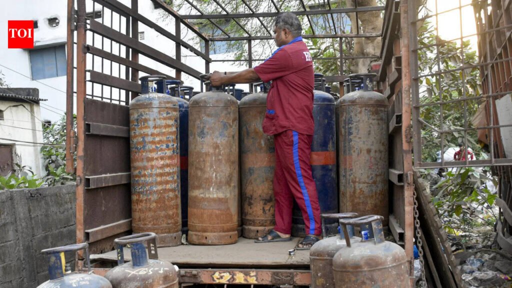 No shortage of LPG in Buxar: DM | Patna News