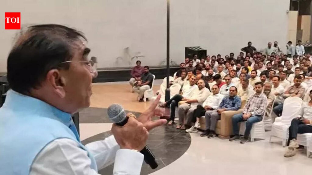 Weavers opt for 12-hour shift to cut output amid rising costs | Surat News