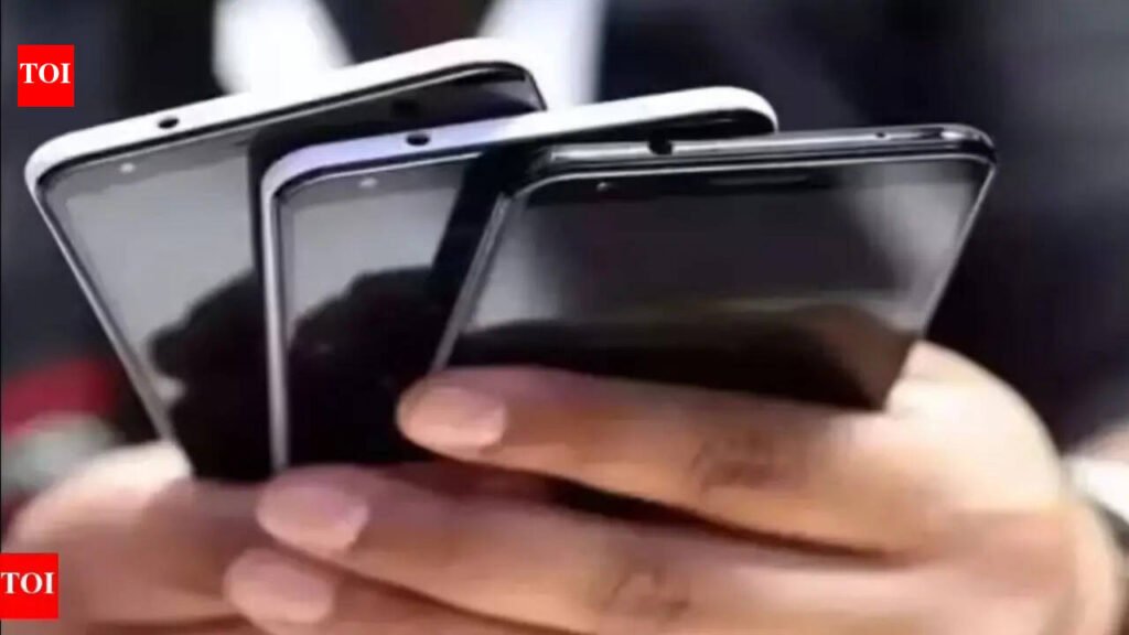 Phones worth Rs 9L stolen from logistics hub in Gurgaon’s Binola | Gurgaon News