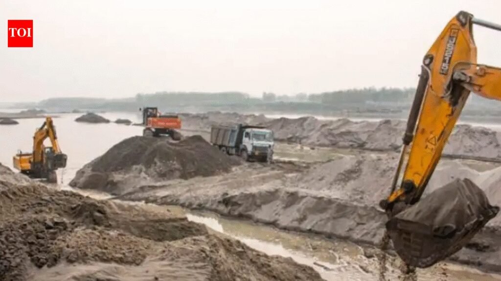 Indiscriminate sand mining ravages Falgu river stretch | Patna News