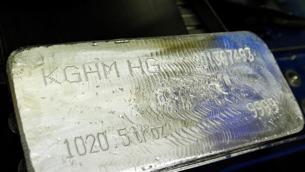 Silver hits lower circuit in futures trade, plunges 9% to ₹2.06 lakh per kg amid weak global cues