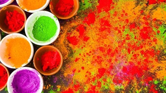 Accidentally inhaled synthetic Holi colours? Delhi pulmonologist reveals what actually happens inside your lungs
