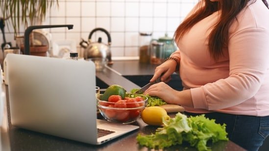 Women’s weight loss in 30s explained: Celebrity nutritionist shares real reason diets, workouts aren’t working anymore