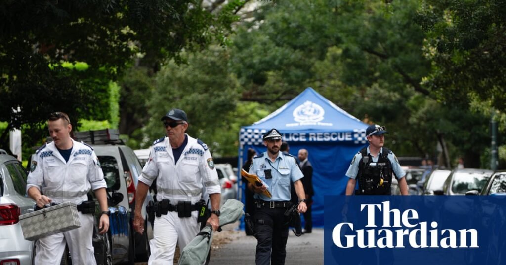 Man shot dead by police in Potts Point after allegedly assaulting two women | New South Wales