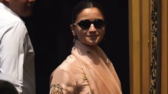 Alia Bhatt keeps it simple and pretty in a silk embroidered suit, no-makeup look for outing in Mumbai. Watch