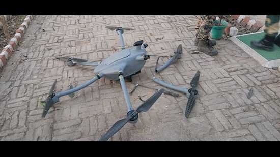 Amritsar: Three held with 24kg heroin, drone, ₹21 lakh drug money