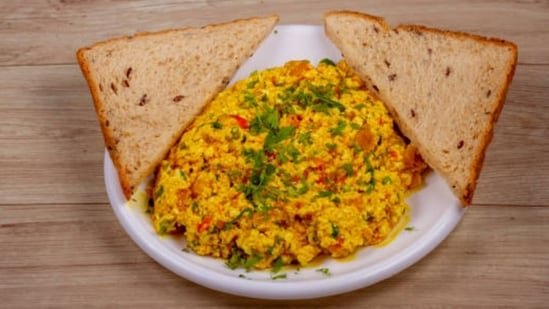 Paneer Scrambled Eggs Recipe For High-Protein Indian Breakfast That Supports Weight Loss