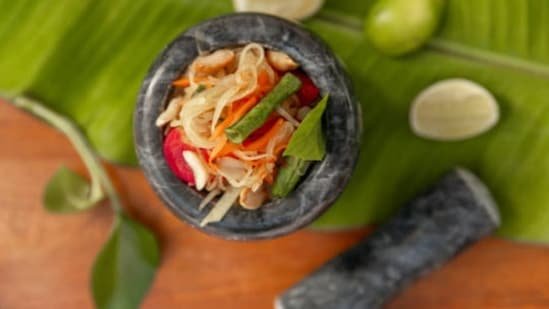 Raw Papaya Salad Recipe for Summer Detox and Improved Digestion With Natural Enzyme Benefits