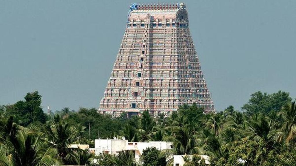 Meet Bharathwajan, a trained pilot, who performs the traditional Araiyar sevai in Srirangam