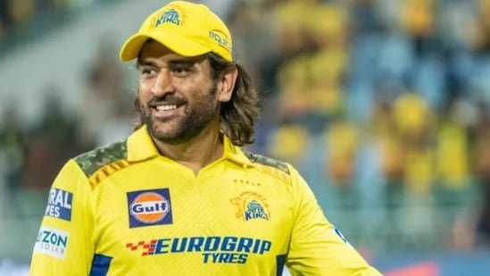 CSK’s INR 14.2 crore recruit gets life lesson from MS Dhoni: ‘Save your money, don’t spend it unneccesarily’