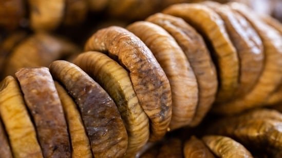 Fortis Delhi gastroenterologist explains you need to eat anjeer daily, shares how to consume and when for most benefits