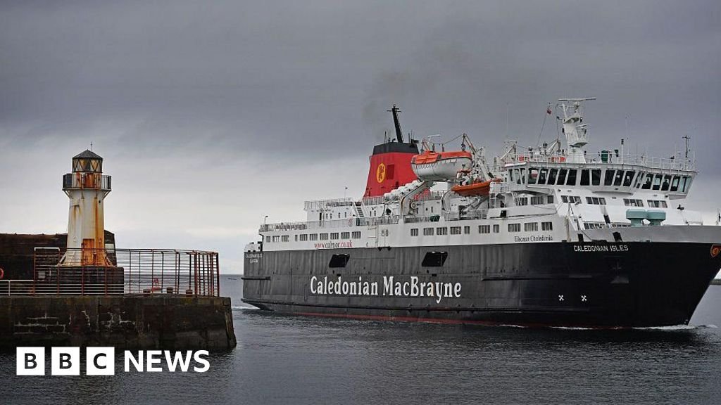 Deal agreed to take Ardrossan harbour into public ownership
