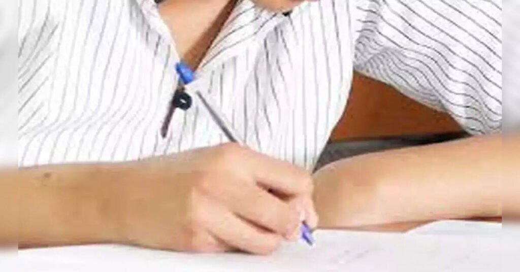 Probe absolves students seen in viral clip, holds teacher responsible, ETEducation