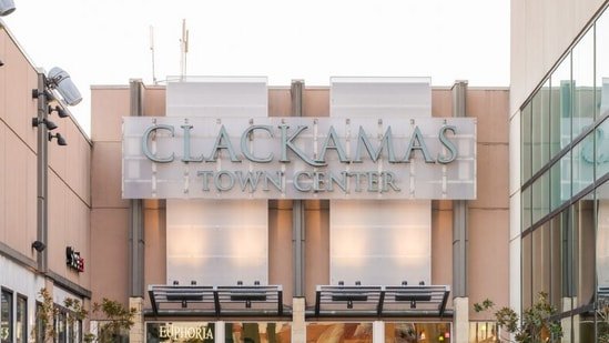 Clackamas Town Center: Shooting reported in Happy Valley; when MAX Green Line service will resume