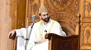 Mirwaiz demands release of detained protesters – Rising Kashmir