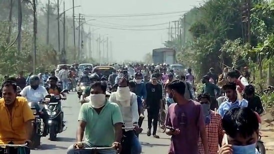 Palghar oleum gas leak: 2600 evacuated amid dense white fumes, people complain of eye irritation | What happened