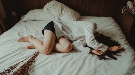 Did you know you can influence period symptoms and hormonal balance by eating soluble fibres? UK surgeon explains