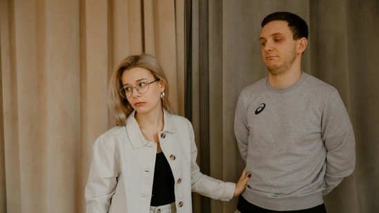 Woman wonders if it is wrong to want husband to take care of her without asking; Reddit reacts