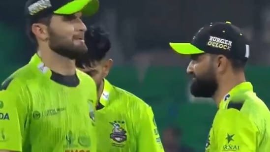 Lahore Qalandars star gives first-hand account of umpire chat during PSL ball-tampering storm