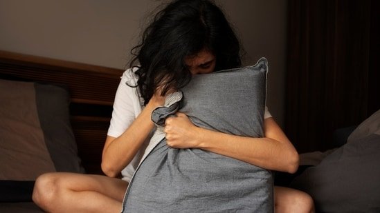 Did you know poor sleep can increase risk of heart disease? Doctor shares 6 daily habits that quietly raise your risk