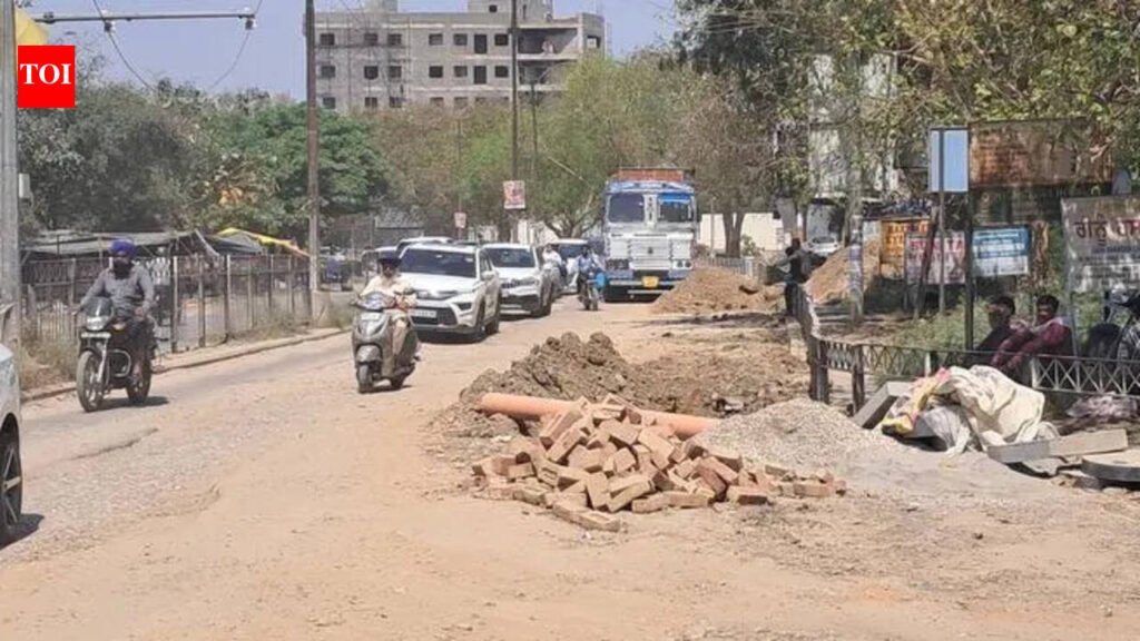 Ludhiana digging for water, drowning in traffic | Ludhiana News