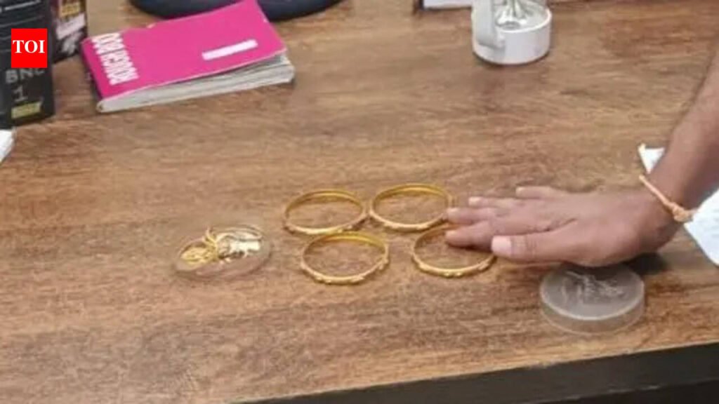 Elderly couple leaves bag with Rs 7L gold on berth, RPF recovers it within hours | Bengaluru News