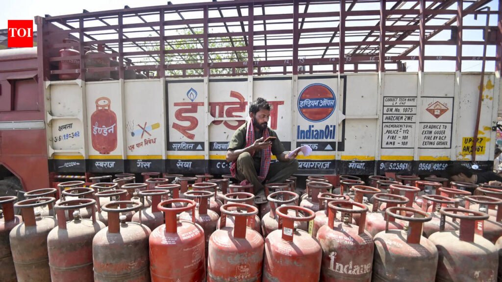 Price of commercial LPG cylinders hiked by Rs 195.50 in Delhi