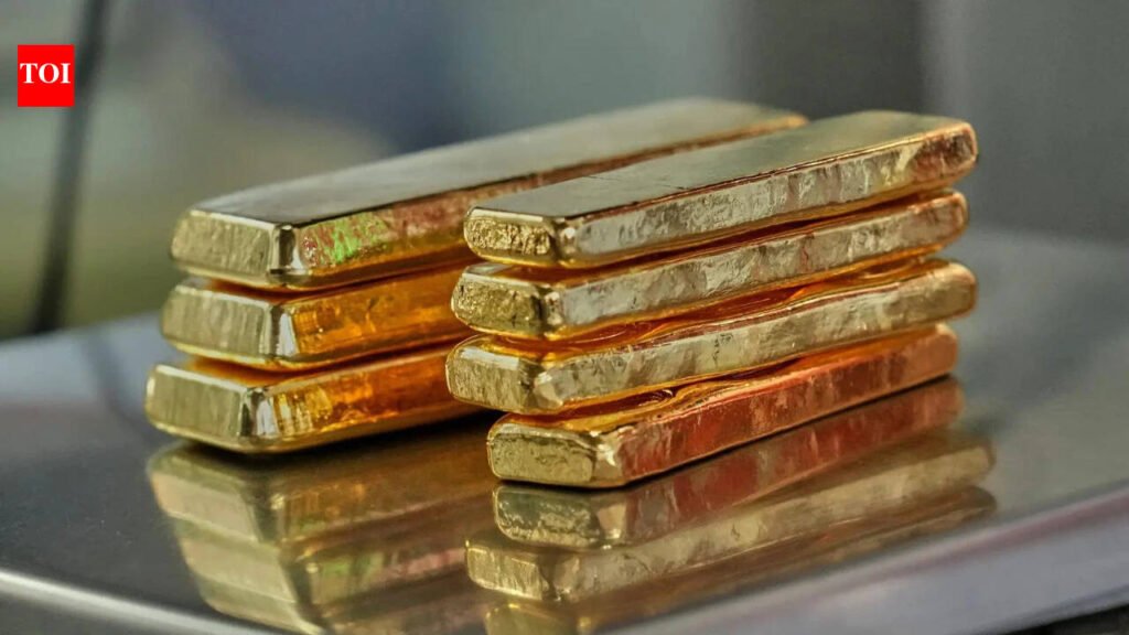 Gold loans lead new credit, retail book hits 16L cr