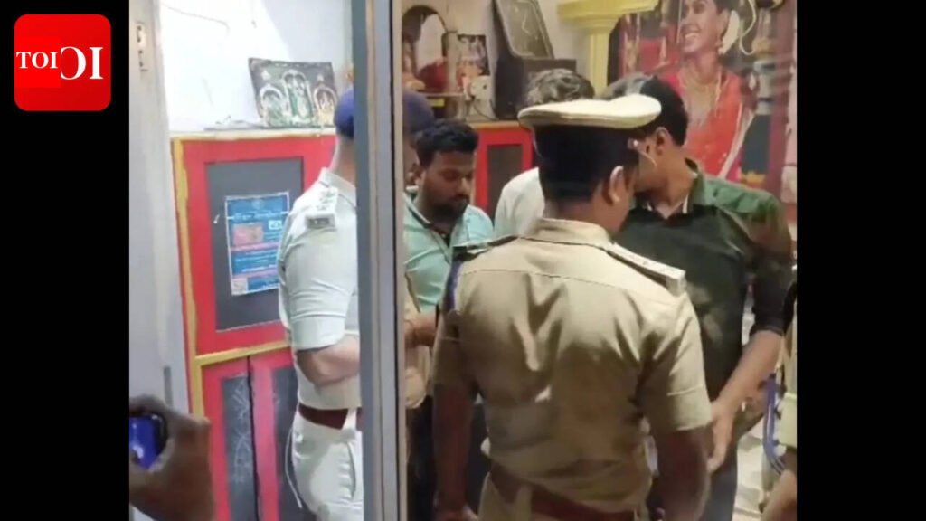 Jewellery worth Rs2cr looted from Darbhanga shop | Patna News