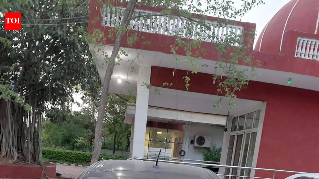 Couple protests rash driving, thrashed by 2 drinking inside car in Gurgaon | Gurgaon News