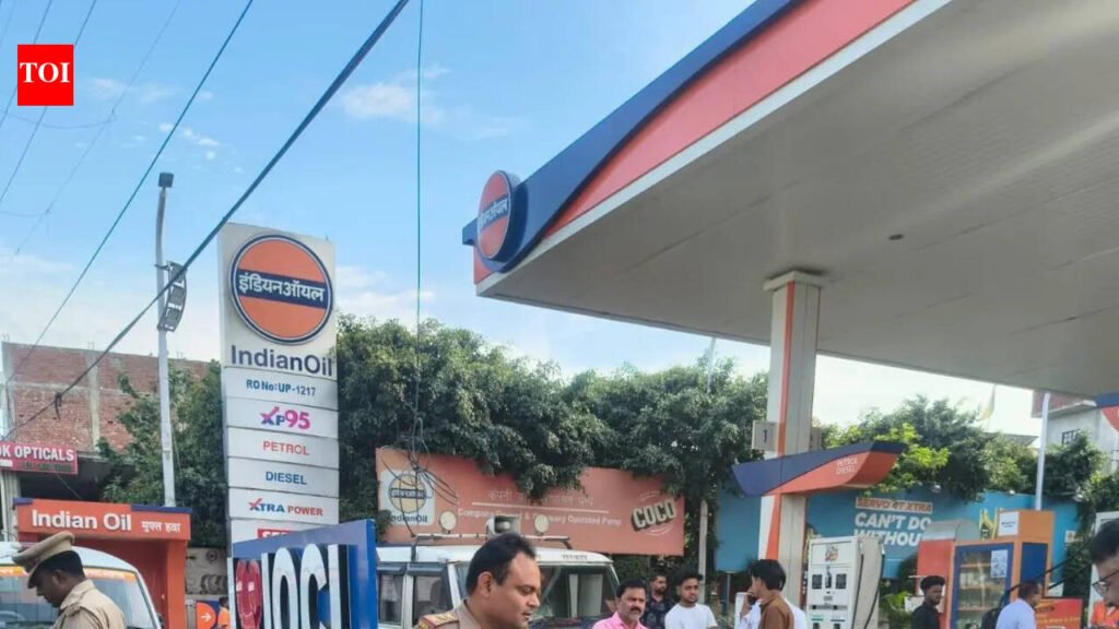 Cops issue 5,410 challans, seize 293 two-wheelers in special drive | Lucknow News