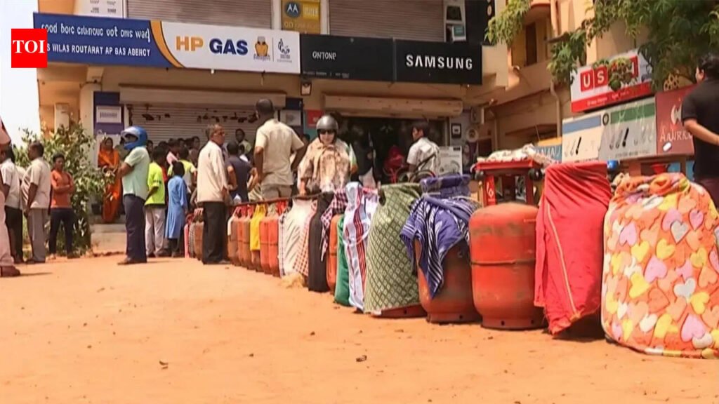 Tension erupts outside cooking gas agency in Ganjam | Bhubaneswar News