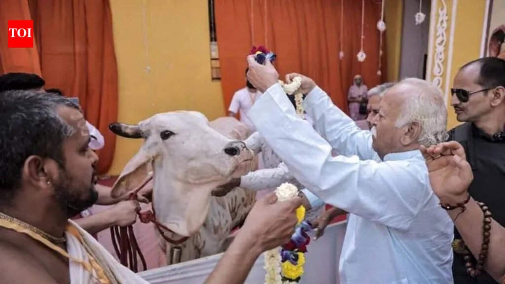 RSS chief urges society to embrace cow protection | Lucknow News